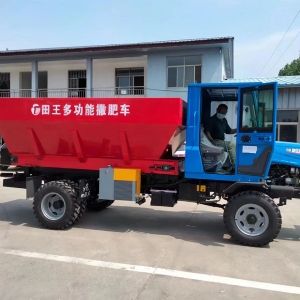 四驅自走式撒肥機